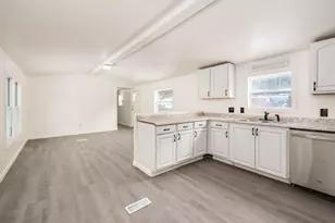 46 Limestone Ln, Rochester, NH 03867 - Photo 4