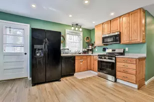 668 W Hollis St, Nashua, NH 03062 - Photo 10