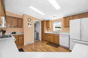 18 Winter St, Salem, NH 03079 - Photo 4