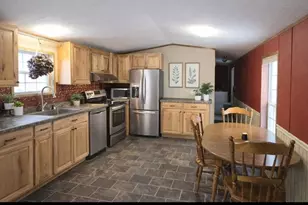 7 Dublin St, Gorham, NH 03581 - Photo 2