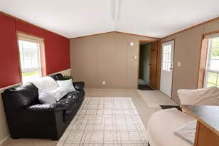 7 Dublin St, Gorham, NH 03581 - Photo 4