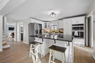 32 Main St, Kingston, NH 03848 - Photo 1