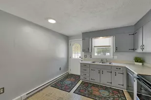 1102 Mammoth Rd, Pelham, NH 03076 - Photo 14