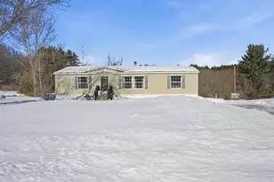 11 Darren Dr, Raymond, NH 03077 - Photo 2
