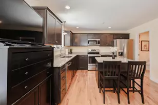 11 Rockingham Rd, Auburn, NH 03032 - Photo 8