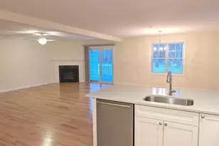 264 Woodview Way, Manchester, NH 03102 - Photo 6