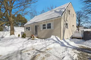 32 Fairview Ave, Nashua, NH 03060 - Photo 2