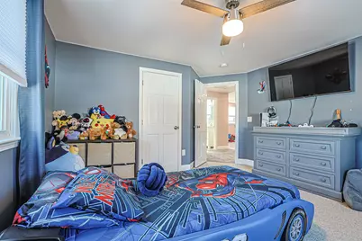 4 Farmer Street, Manchester, NH 03104 - Photo 32