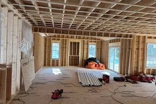 61 Whitford St, Manchester, NH 03104 - Photo 6