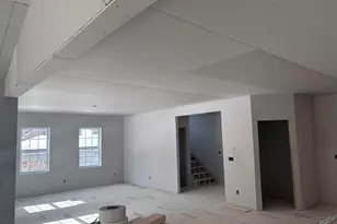 61 Whitford St, Manchester, NH 03104 - Photo 12