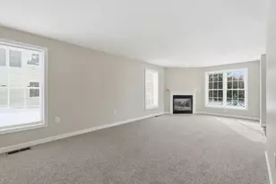 77 Barbara Ln, Hudson, NH 03051 - Photo 4
