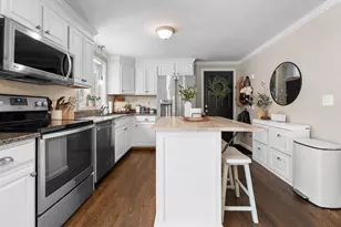 8 Snowdrop Ln, Litchfield, NH 03052 - Photo 10