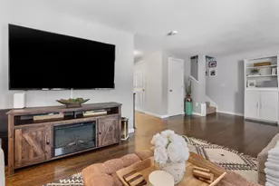 8 Snowdrop Ln, Litchfield, NH 03052 - Photo 18