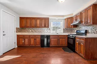 13 Sunnyside Ln, Derry, NH 03038 - Photo 12