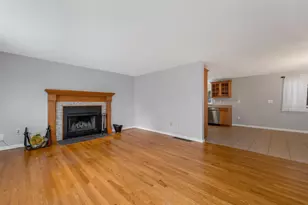 60 Norma Dr, Nashua, NH 03062 - Photo 4