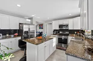 73 King St, Nashua, NH 03060 - Photo 2