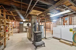 2079 Wellington Rd, Manchester, NH 03104 - Photo 18