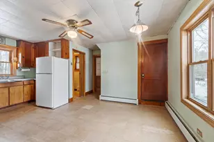 2079 Wellington Rd, Manchester, NH 03104 - Photo 8