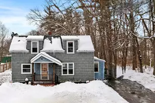 2079 Wellington Rd, Manchester, NH 03104 - Photo 2