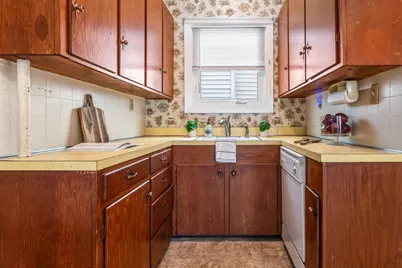 372 Orange Street, Manchester, NH 03104 - Photo 14