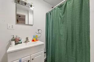 24 Baldwin St, Laconia, NH 03246 - Photo 8