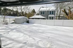 1 Thompson Rd, Nashua, NH 03060 - Photo 12