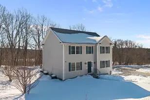 7 Lincoln Ln, Chester, NH 03036 - Photo 2