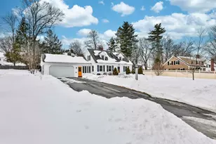 10 Wood St, Nashua, NH 03064 - Photo 2