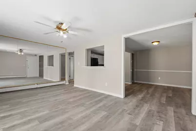 80R English Village Road #302, Manchester, NH 03102 - Photo 2