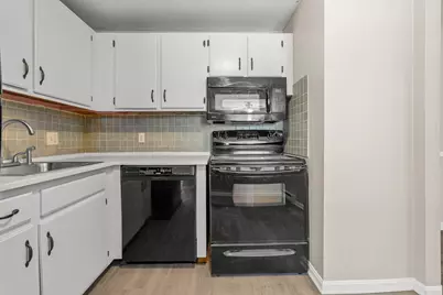 80R English Village Road #302, Manchester, NH 03102 - Photo 22