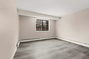 80r English Village Rd, Manchester, NH 03102 - Photo 12