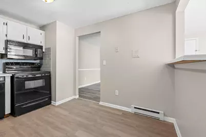 80R English Village Road #302, Manchester, NH 03102 - Photo 6