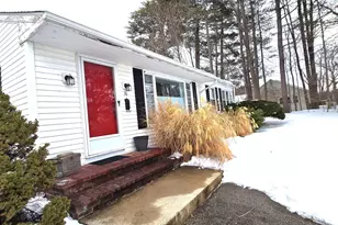 36 Beauview Ave, Nashua, NH 03064 - Photo 2