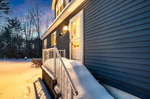 34 Hitching Post Ln, Bedford, NH 03110 - Photo 32