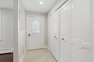 34 Hitching Post Ln, Bedford, NH 03110 - Photo 4