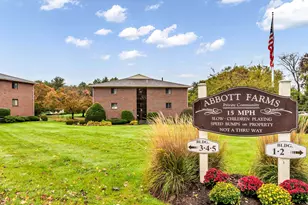 213 Abbott Farm Ln, Hudson, NH 03051 - Photo 1