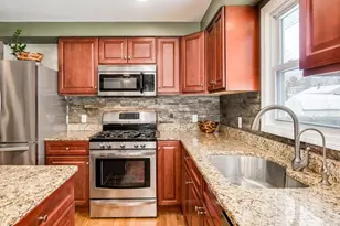 139 Michigan Ave, Manchester, NH 03104 - Photo 8