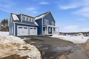 35 Eisenhower Dr, Rochester, NH 03867 - Photo 2