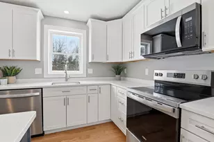 35 Eisenhower Dr, Rochester, NH 03867 - Photo 10