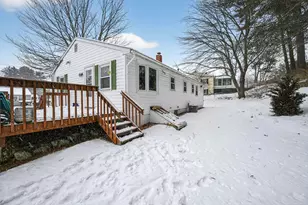 21 Parkhurst Dr, Nashua, NH 03062 - Photo 2