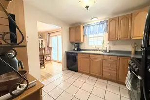 15 Dover St, Nashua, NH 03063 - Photo 10