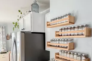 237 Pleasant St, Claremont, NH 03743 - Photo 4