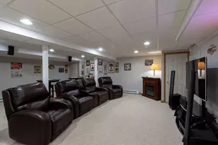 10 Lund Dr, Hudson, NH 03051 - Photo 34