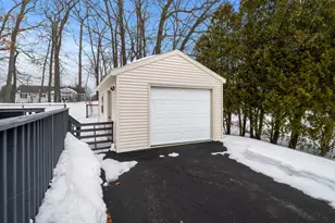 25 Carol Ave, Salem, NH 03079 - Photo 20