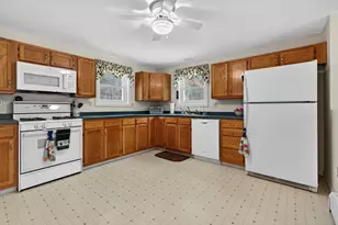 41 Golden Gate Dr, Hooksett, NH 03106 - Photo 10