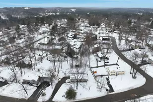 154 Westwood Dr, Nashua, NH 03062 - Photo 2