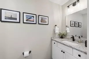 237 Woodview Way, Manchester, NH 03102 - Photo 6