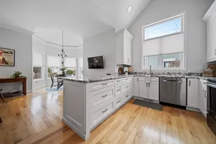 10 Houston Dr, Nashua, NH 03062 - Photo 2