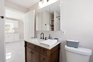 466 S Beech St, Manchester, NH 03103 - Photo 12