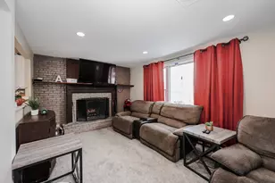 128 N Shore Rd, Derry, NH 03038 - Photo 4
